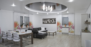 Faux-plafond suspendu ou tendu : 5 avantages et inconvénients