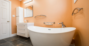Quel budget prévoir pour la rénovation d'une salle de bain ?