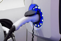 Pourquoi passer par un professionnel agréé pour installer sa borne de recharge ?