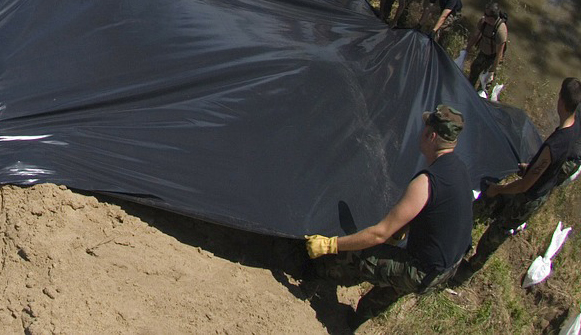 Utilisation du film polyane ou feutre géotextile pour le jardin et