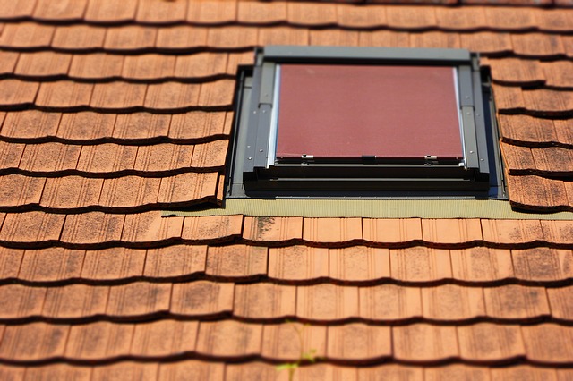 pose d'un velux par un professionnel